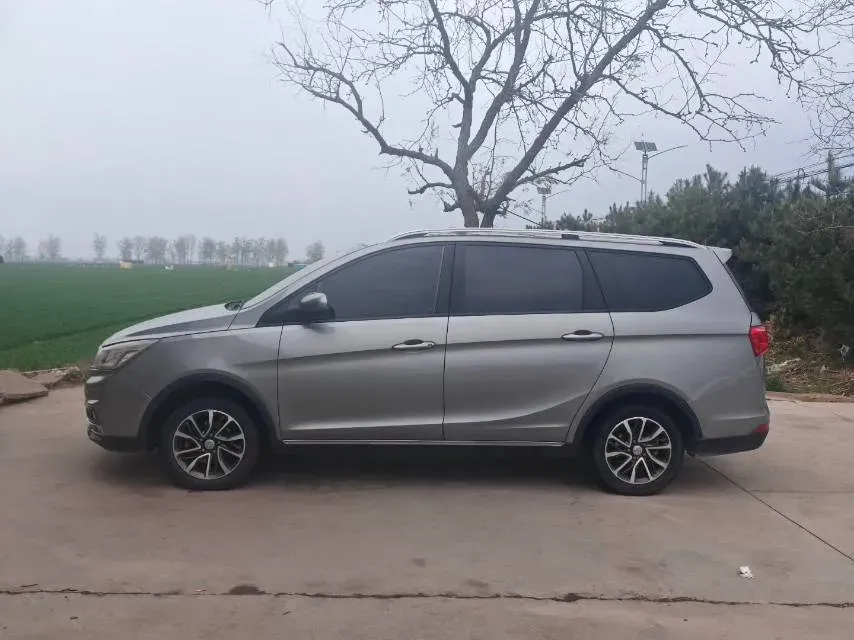 2017 BaoJun 730 1.5T 150HP L4 6MT,autocango,china used car exporter,china ev exporter,chinese used car exporter,chinese used ev exporter