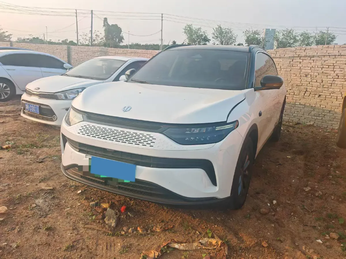 2023 Leapmotor C11 Range Extended 131HP REEV 30.1KWH,autocango,china used car exporter,china ev exporter,chinese used car exporter,chinese used ev exporter