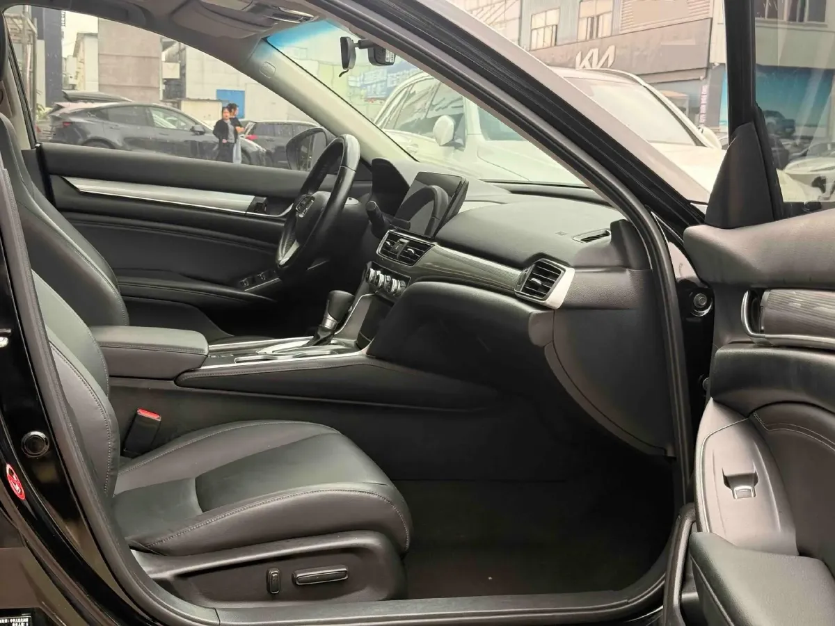 2022 Honda Accord 1.5T 194HP L4 CVT,autocango,china used car exporter,china ev exporter,chinese used car exporter,chinese used ev exporter