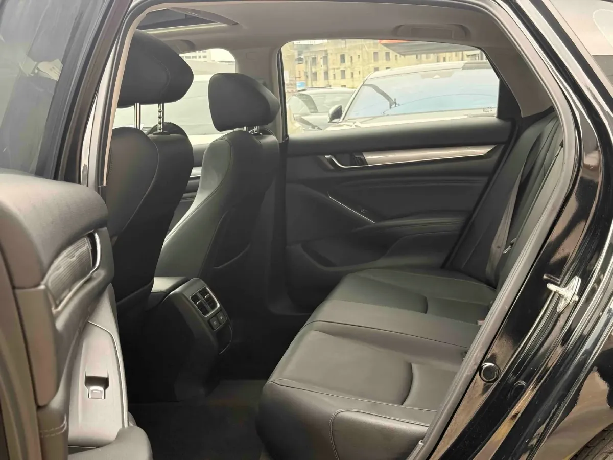 2022 Honda Accord 1.5T 194HP L4 CVT,autocango,china used car exporter,china ev exporter,chinese used car exporter,chinese used ev exporter