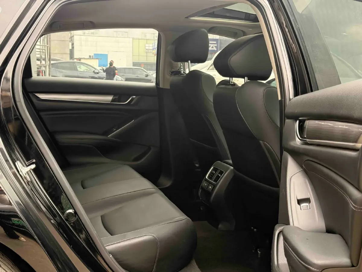 2022 Honda Accord 1.5T 194HP L4 CVT,autocango,china used car exporter,china ev exporter,chinese used car exporter,chinese used ev exporter