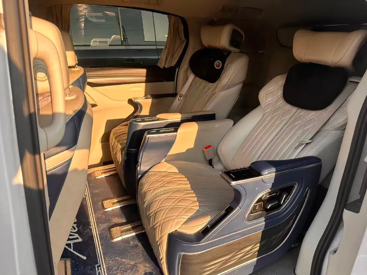 2021 Buick GL8 2.0T 237HP L4 9AT,autocango,china used car exporter,china ev exporter,chinese used car exporter,chinese used ev exporter