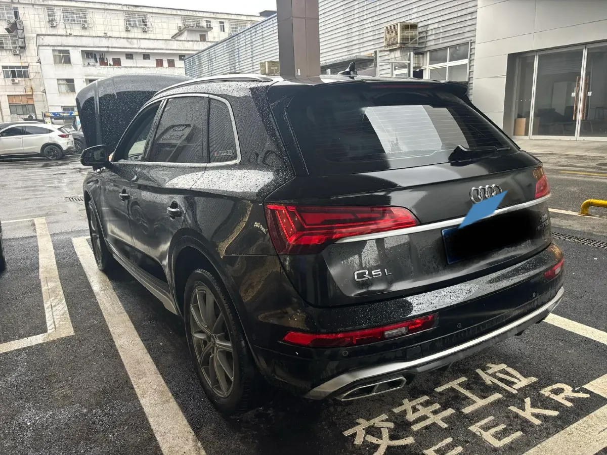 2022 Audi Q5L 2.0T 190HP L4 7DCT,autocango,china used car exporter,china ev exporter,chinese used car exporter,chinese used ev exporter