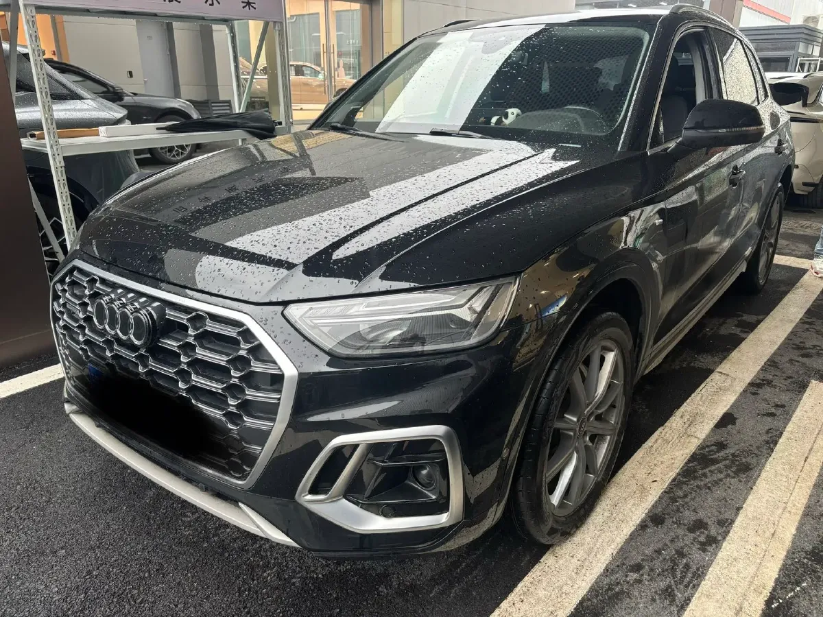 2022 Audi Q5L 2.0T 190HP L4 7DCT,autocango,china used car exporter,china ev exporter,chinese used car exporter,chinese used ev exporter
