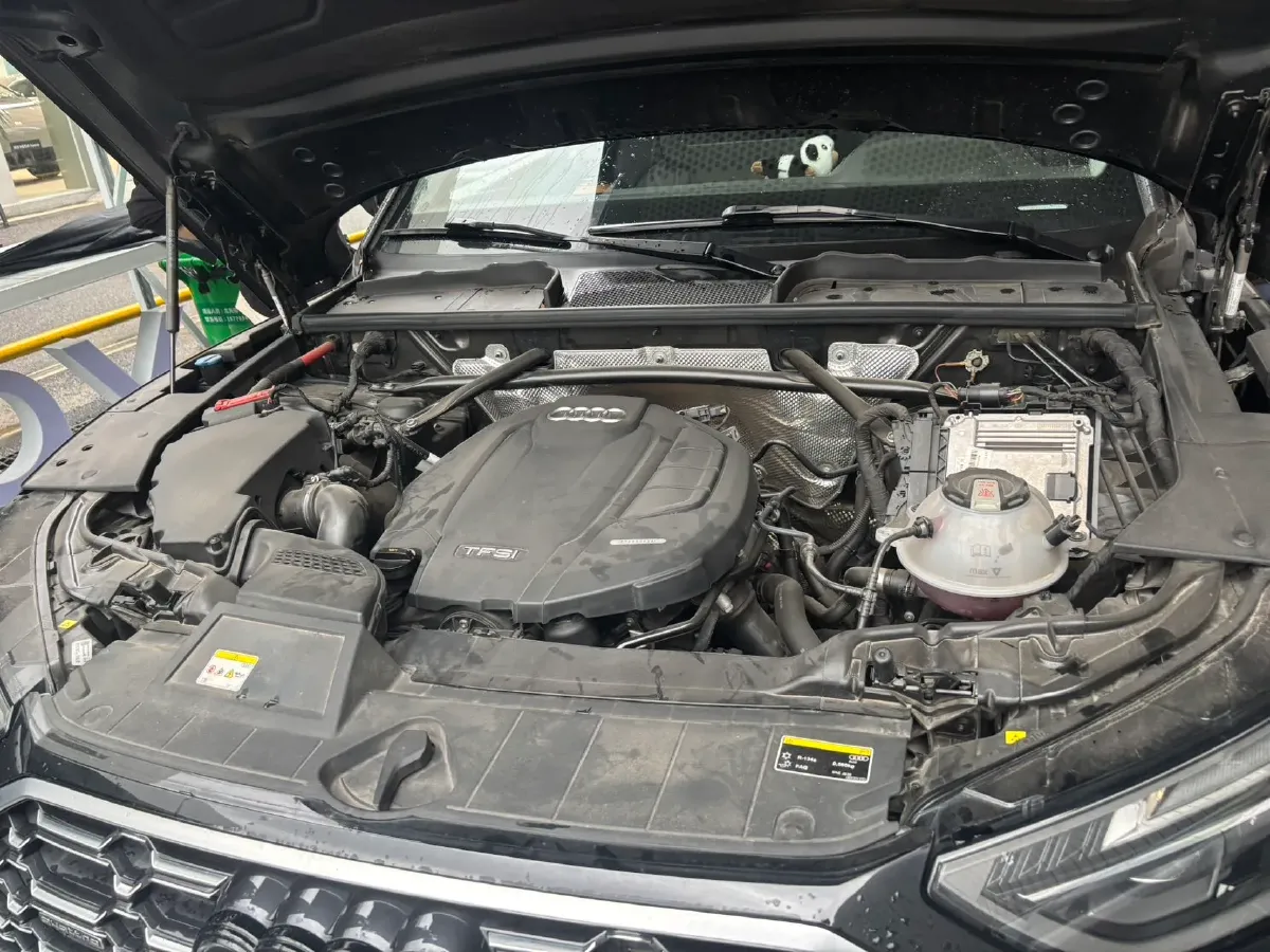 2022 Audi Q5L 2.0T 190HP L4 7DCT,autocango,china used car exporter,china ev exporter,chinese used car exporter,chinese used ev exporter