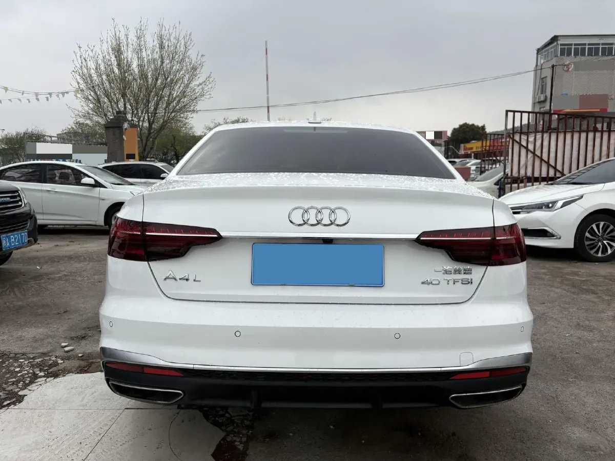 2022 Audi A4L 2.0T 190HP L4 7DCT,autocango,china used car exporter,china ev exporter,chinese used car exporter,chinese used ev exporter