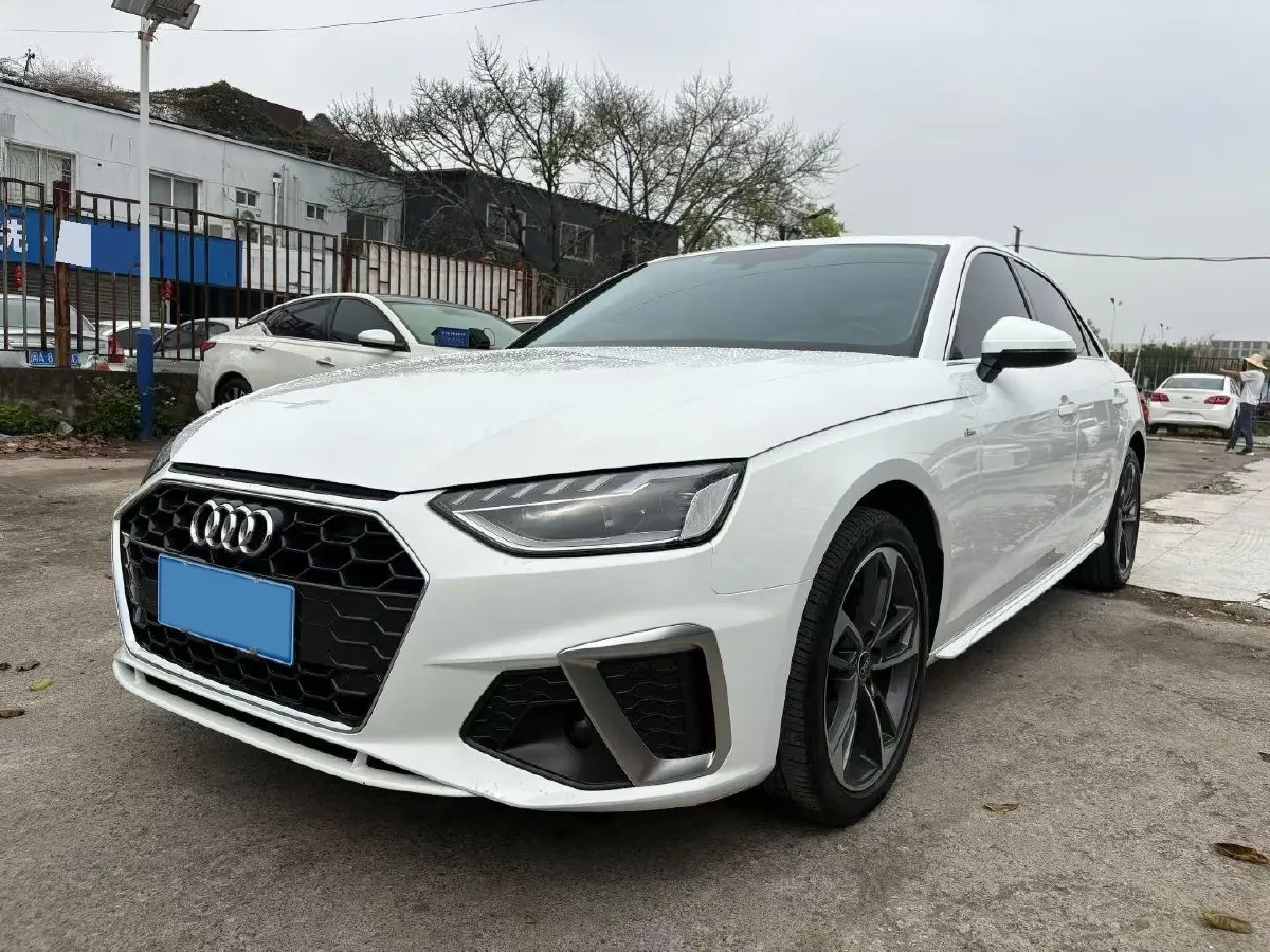 2022 Audi A4L 2.0T 190HP L4 7DCT,autocango,china used car exporter,china ev exporter,chinese used car exporter,chinese used ev exporter