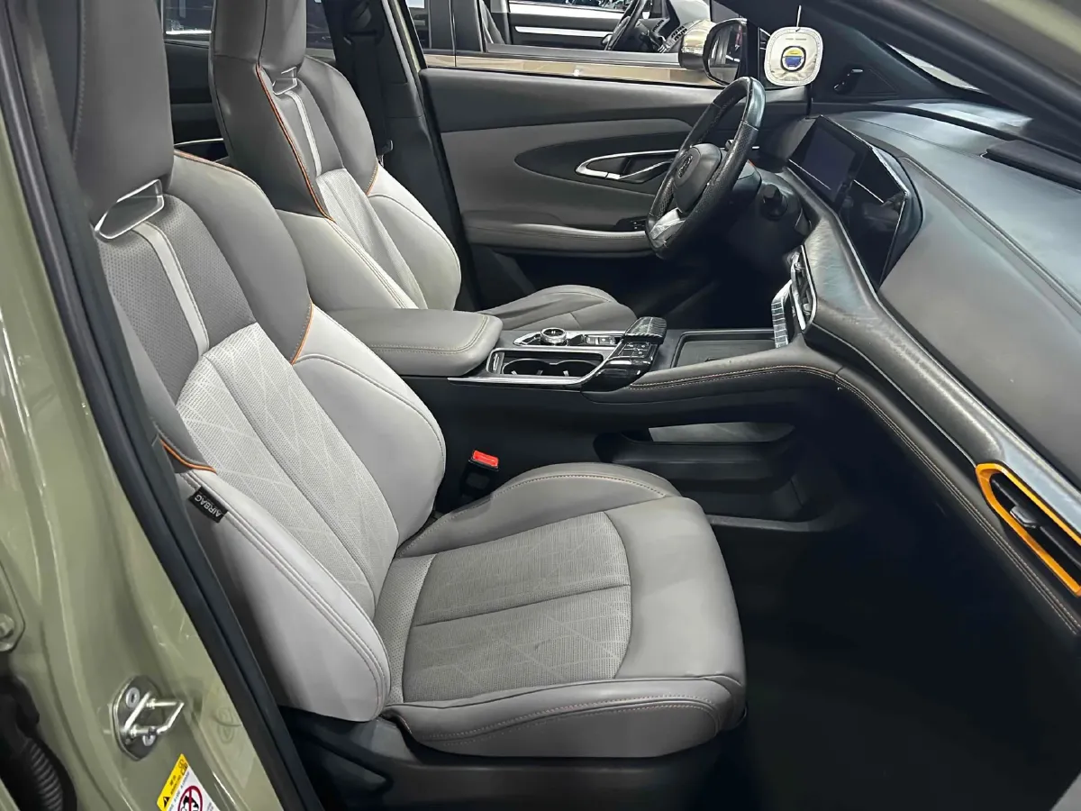 2022 ChangAn UNI-T 1.5T 188HP L4 7DCT,autocango,china used car exporter,china ev exporter,chinese used car exporter,chinese used ev exporter