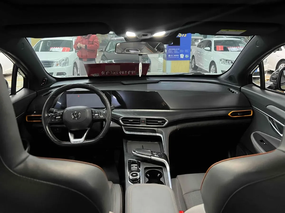 2022 ChangAn UNI-T 1.5T 188HP L4 7DCT,autocango,china used car exporter,china ev exporter,chinese used car exporter,chinese used ev exporter