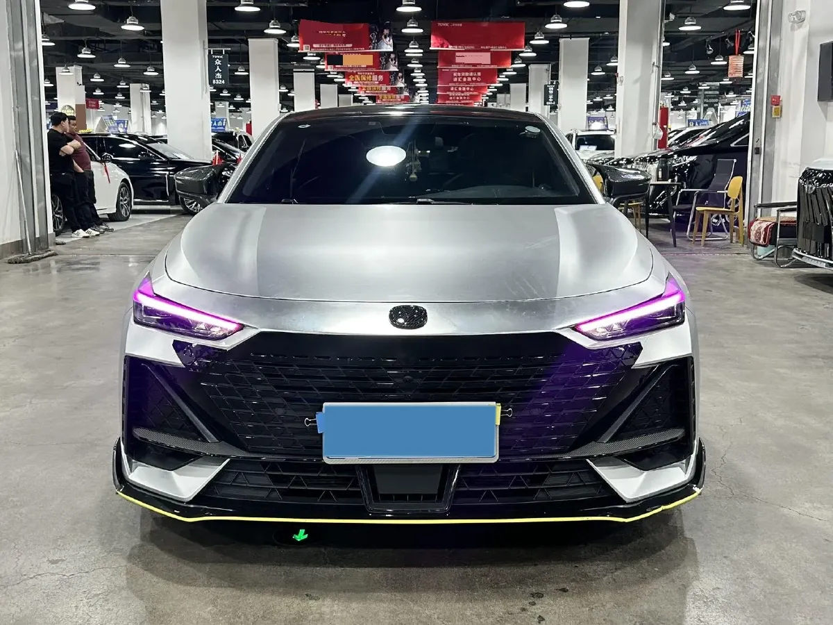 2022 ChangAn UNI-V 1.5T 188HP L4 7DCT,autocango,china used car exporter,china ev exporter,chinese used car exporter,chinese used ev exporter