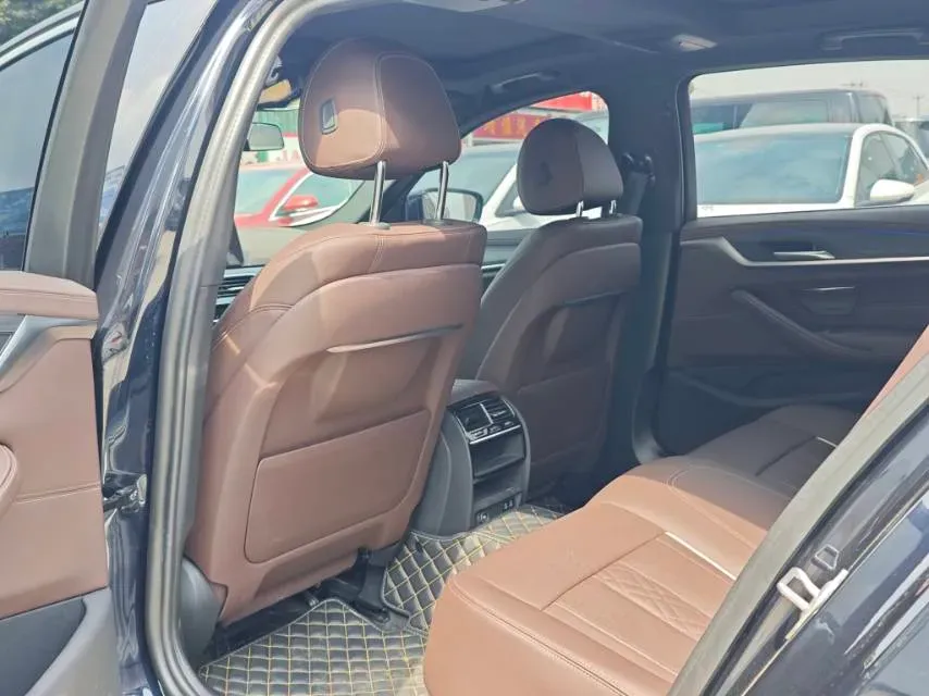 2023 BMW 5 Series 2.0T 245HP L4 8AT,autocango,china used car exporter,china ev exporter,chinese used car exporter,chinese used ev exporter