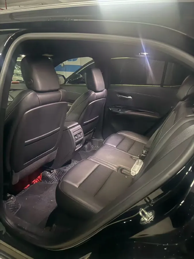 2022 Cadillac XT4 2.0T 237HP L4 9AT,autocango,china used car exporter,china ev exporter,chinese used car exporter,chinese used ev exporter