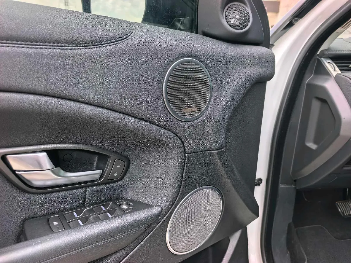 2018 Land Rover Range Rover Evoque 2.0T 241HP L4 9AT,autocango,china used car exporter,china ev exporter,chinese used car exporter,chinese used ev exporter