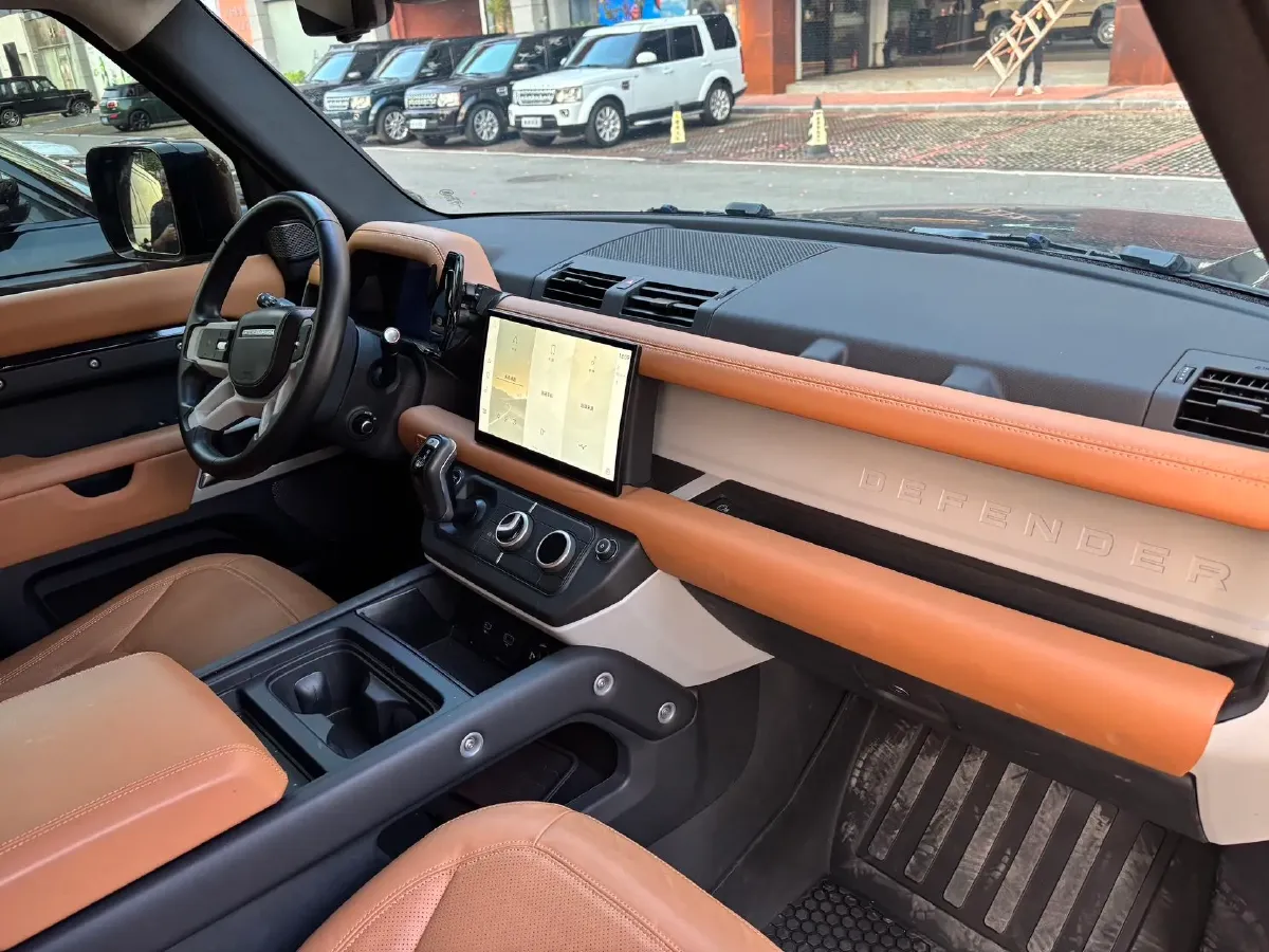 2024 Land Rover Defender 3.0T 400HP L6 8AT,autocango,china used car exporter,china ev exporter,chinese used car exporter,chinese used ev exporter