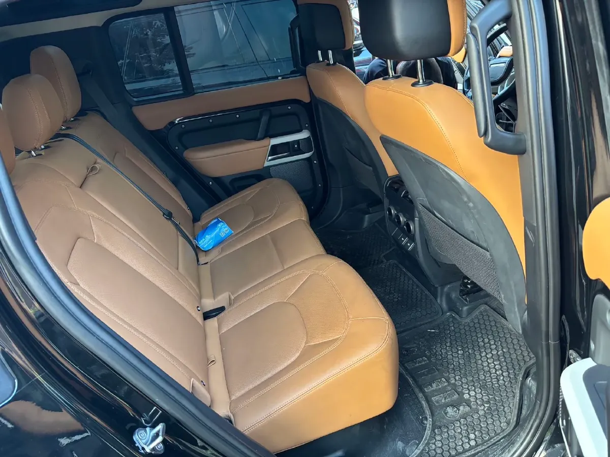 2024 Land Rover Defender 3.0T 400HP L6 8AT,autocango,china used car exporter,china ev exporter,chinese used car exporter,chinese used ev exporter