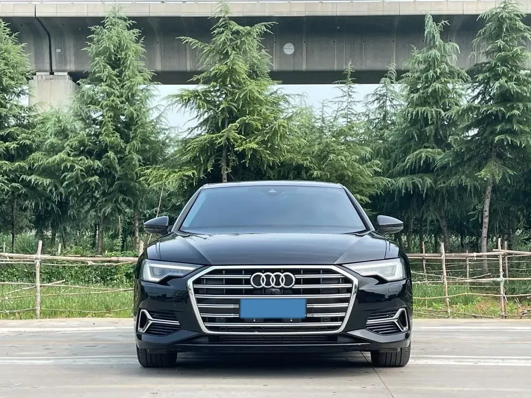 2024 Audi A6L 2.0T 245HP L4 7DCT,autocango,china used car exporter,china ev exporter,chinese used car exporter,chinese used ev exporter
