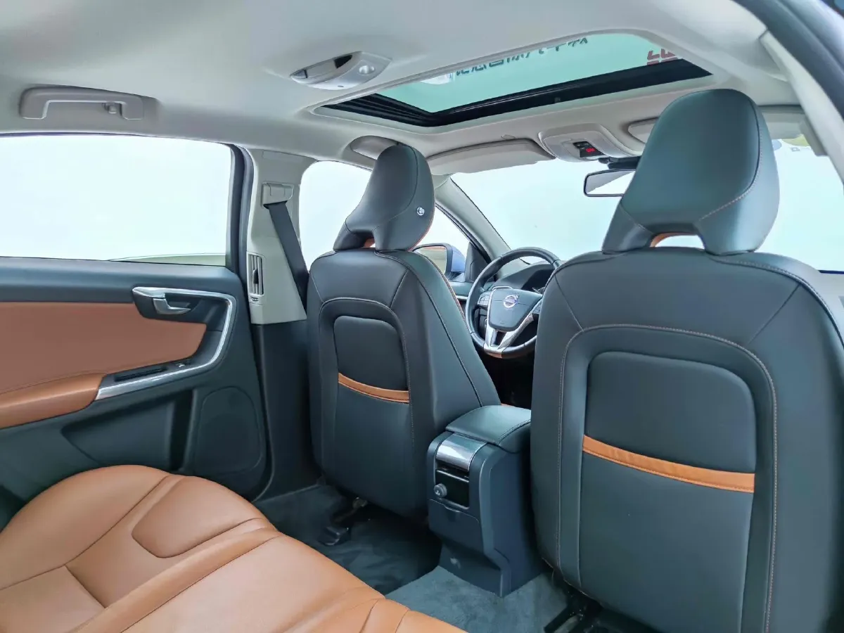 2018 Volvo S60 1.5T 152HP L4 6AT,autocango,china used car exporter,china ev exporter,chinese used car exporter,chinese used ev exporter