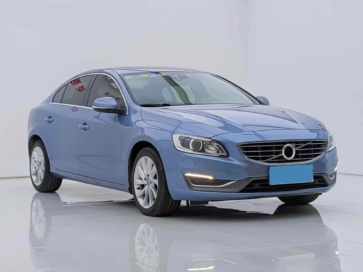 2018 Volvo S60 1.5T 152HP L4 6AT,autocango,china used car exporter,china ev exporter,chinese used car exporter,chinese used ev exporter