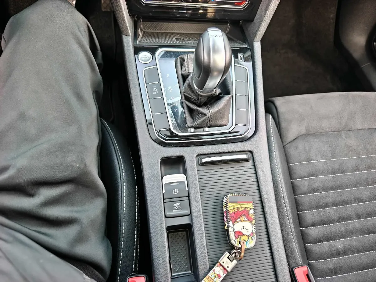 2020 Volkswagen Magotan 2.0T 186HP L4 7DCT,autocango,china used car exporter,china ev exporter,chinese used car exporter,chinese used ev exporter