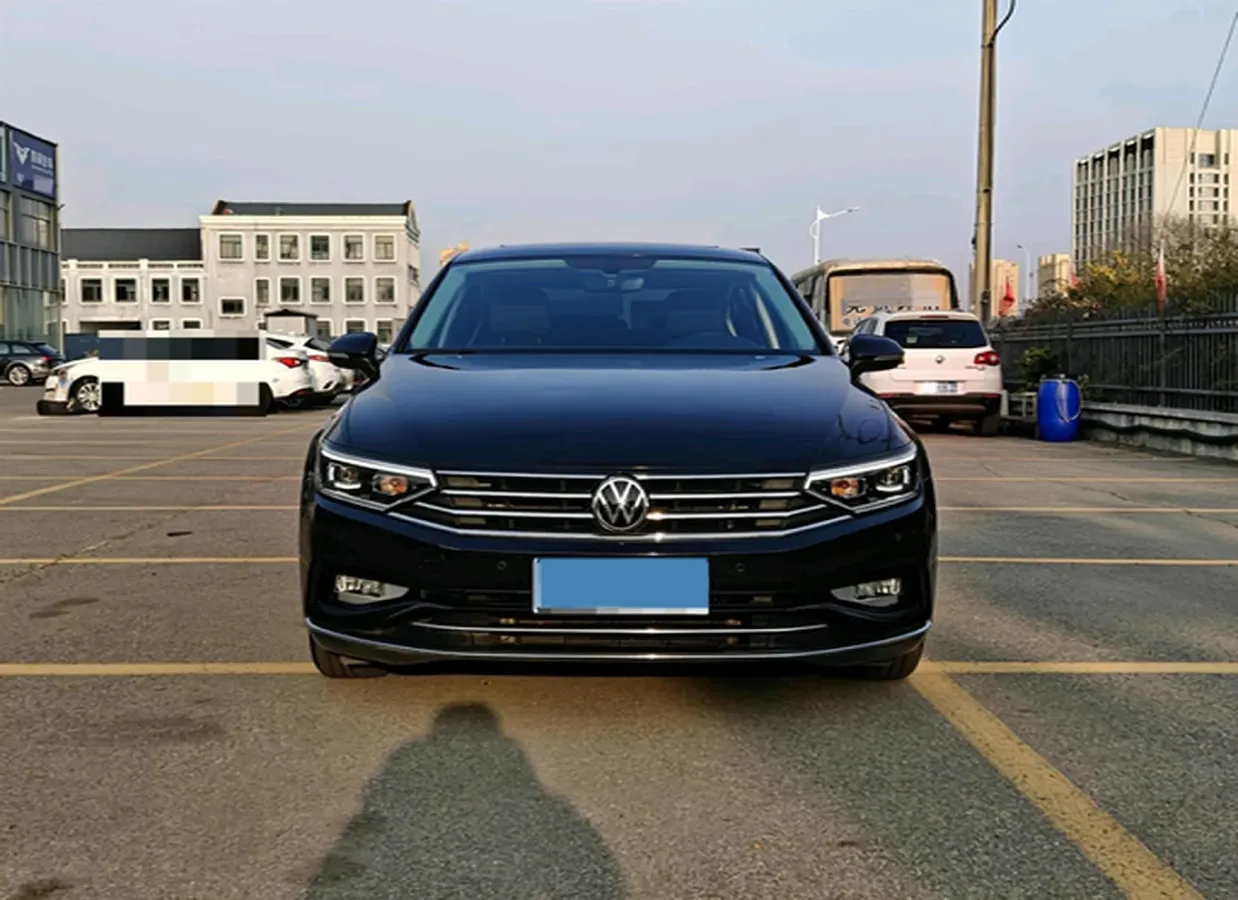 2020 Volkswagen Magotan 2.0T 186HP L4 7DCT,autocango,china used car exporter,china ev exporter,chinese used car exporter,chinese used ev exporter