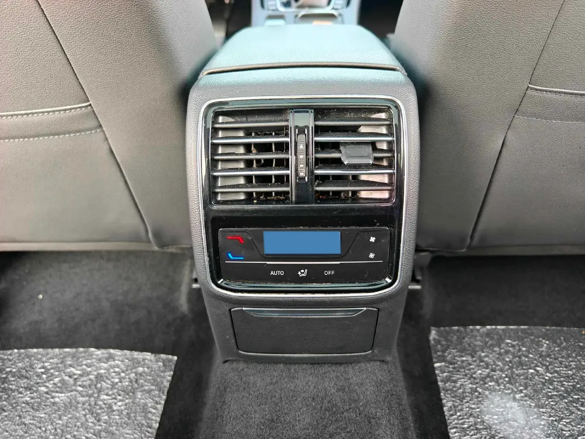 2020 Volkswagen Magotan 2.0T 186HP L4 7DCT,autocango,china used car exporter,china ev exporter,chinese used car exporter,chinese used ev exporter