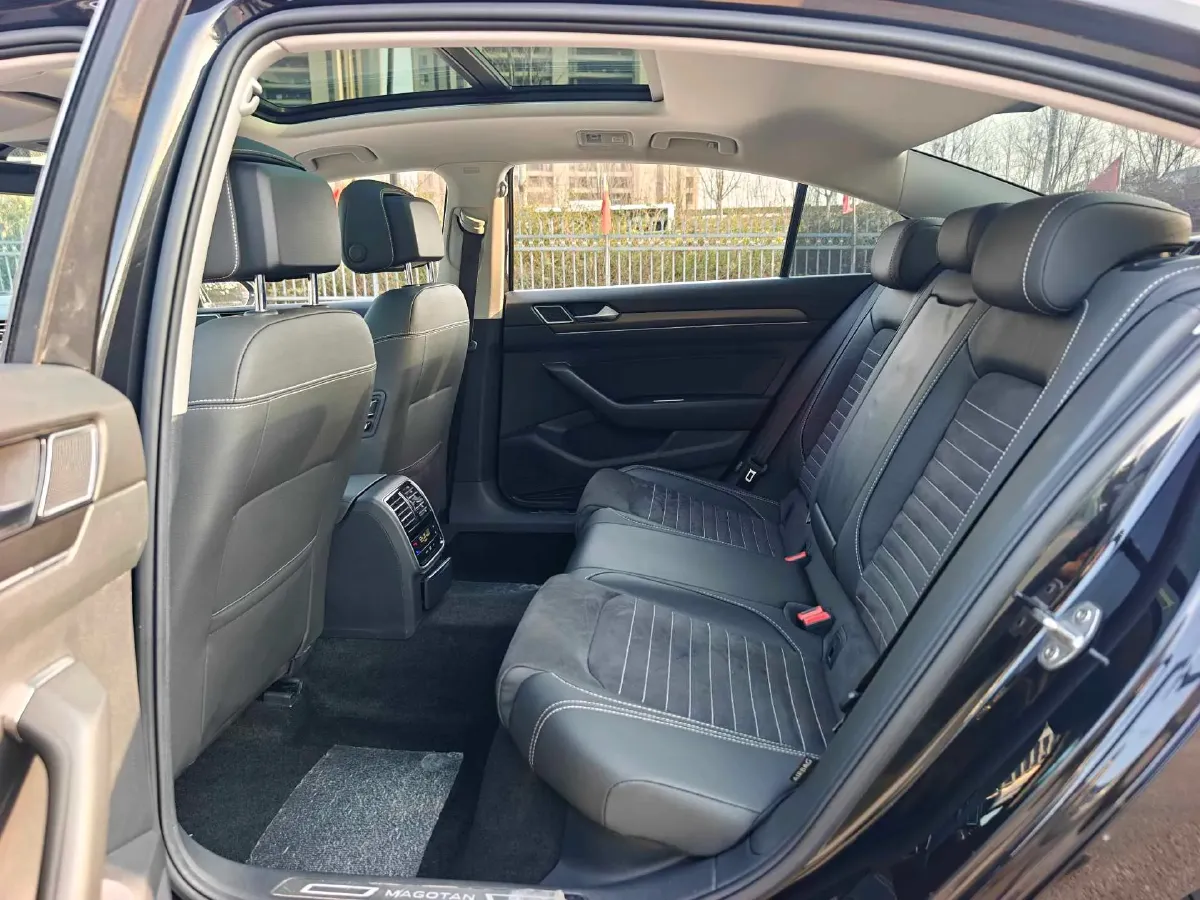 2020 Volkswagen Magotan 2.0T 186HP L4 7DCT,autocango,china used car exporter,china ev exporter,chinese used car exporter,chinese used ev exporter