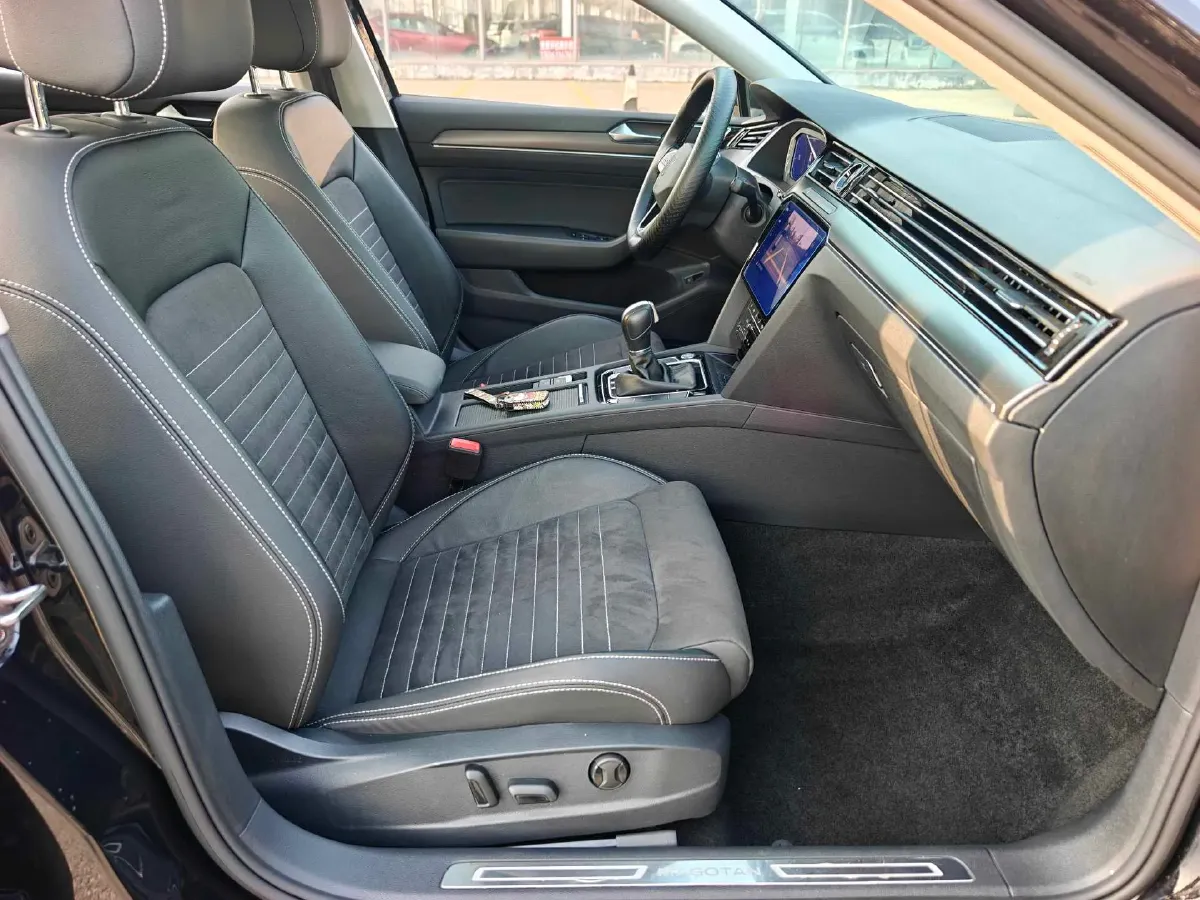 2020 Volkswagen Magotan 2.0T 186HP L4 7DCT,autocango,china used car exporter,china ev exporter,chinese used car exporter,chinese used ev exporter