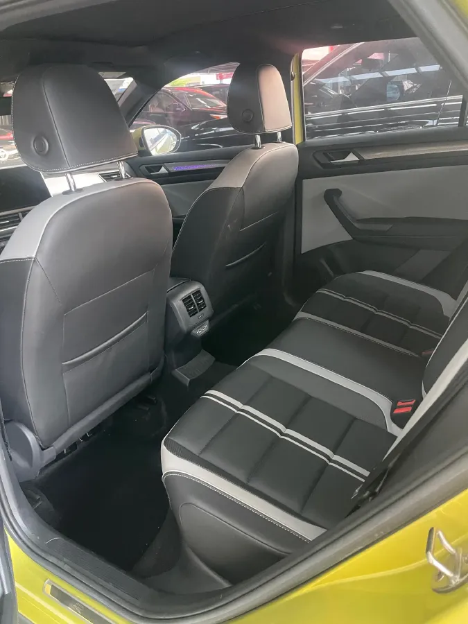 2023 Volkswagen T-Roc 1.5T 160HP L4 7DCT,autocango,china used car exporter,china ev exporter,chinese used car exporter,chinese used ev exporter