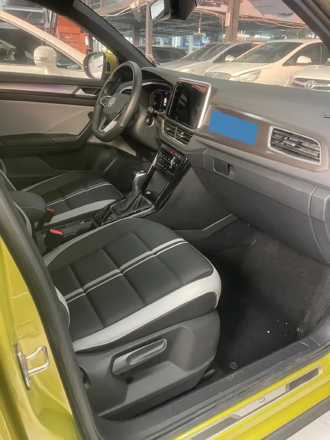 2023 Volkswagen T-Roc 1.5T 160HP L4 7DCT,autocango,china used car exporter,china ev exporter,chinese used car exporter,chinese used ev exporter