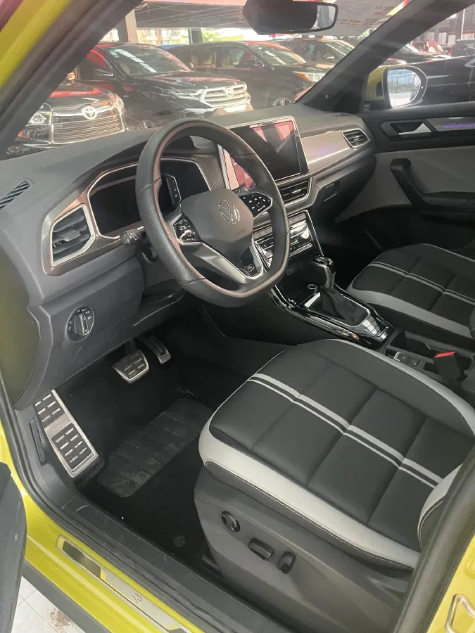 2023 Volkswagen T-Roc 1.5T 160HP L4 7DCT,autocango,china used car exporter,china ev exporter,chinese used car exporter,chinese used ev exporter