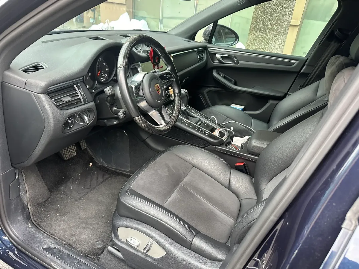 2022 Porsche Macan 2.0T 265HP L4 7DCT,autocango,china used car exporter,china ev exporter,chinese used car exporter,chinese used ev exporter