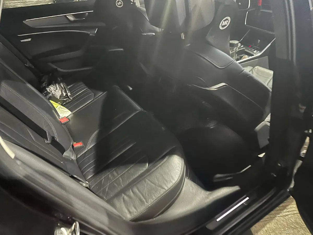 2020 Audi A6L 2.0T 190HP L4 7DCT,autocango,china used car exporter,china ev exporter,chinese used car exporter,chinese used ev exporter