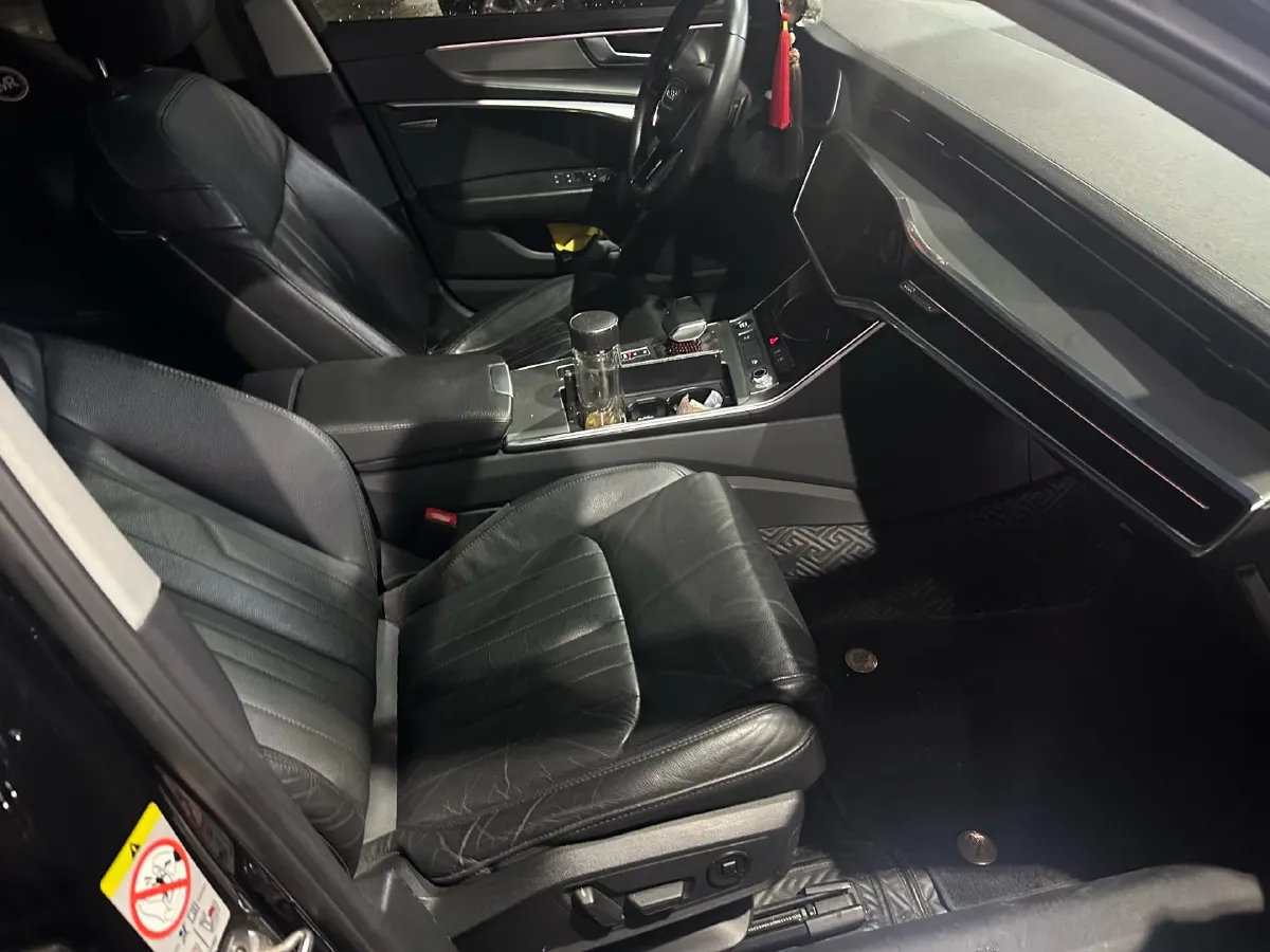 2020 Audi A6L 2.0T 190HP L4 7DCT,autocango,china used car exporter,china ev exporter,chinese used car exporter,chinese used ev exporter