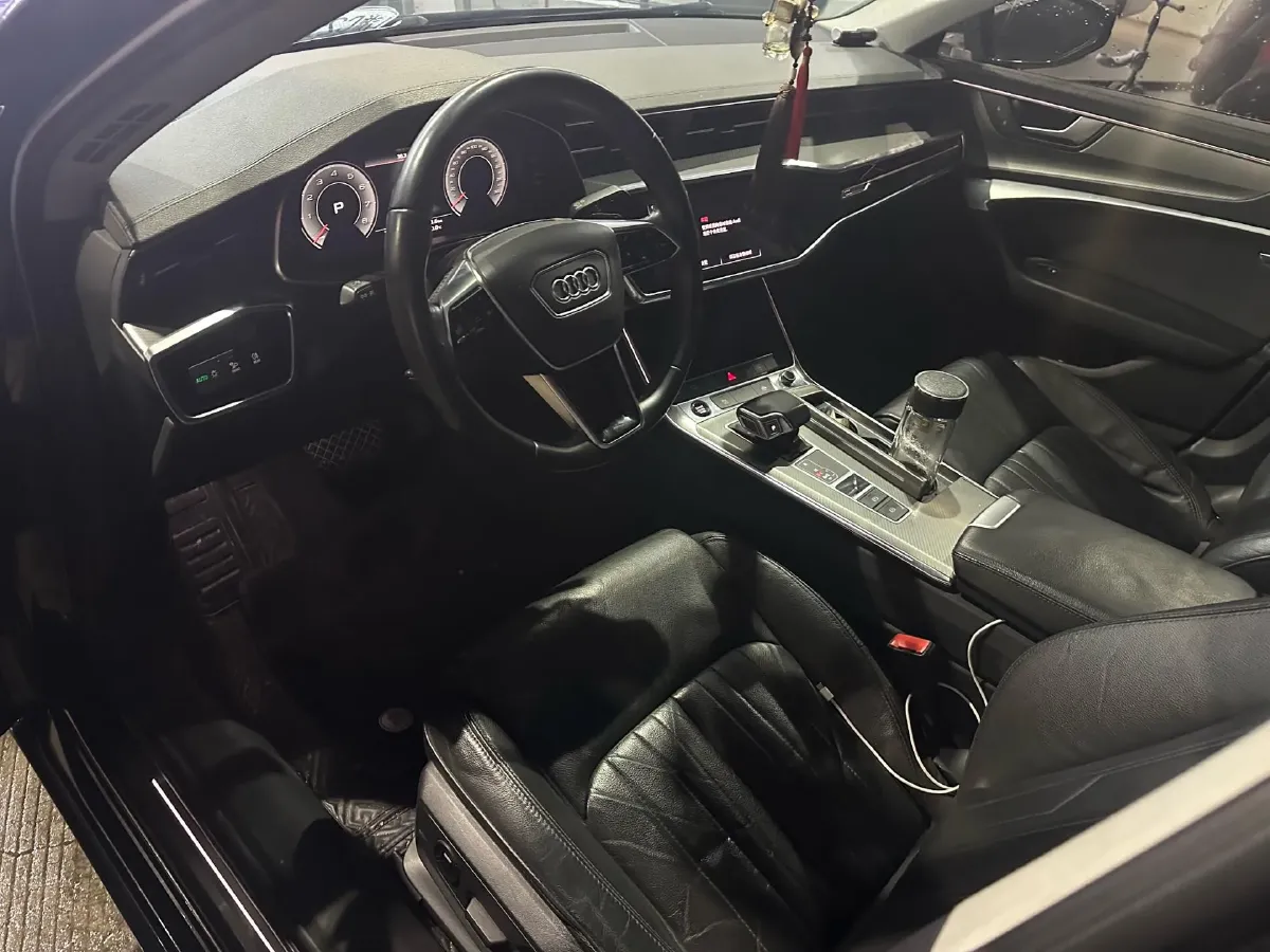 2020 Audi A6L 2.0T 190HP L4 7DCT,autocango,china used car exporter,china ev exporter,chinese used car exporter,chinese used ev exporter