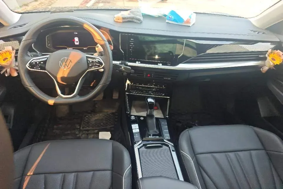 2024 Volkswagen Passat 2.0T 220HP L4 7DCT,autocango,china used car exporter,china ev exporter,chinese used car exporter,chinese used ev exporter