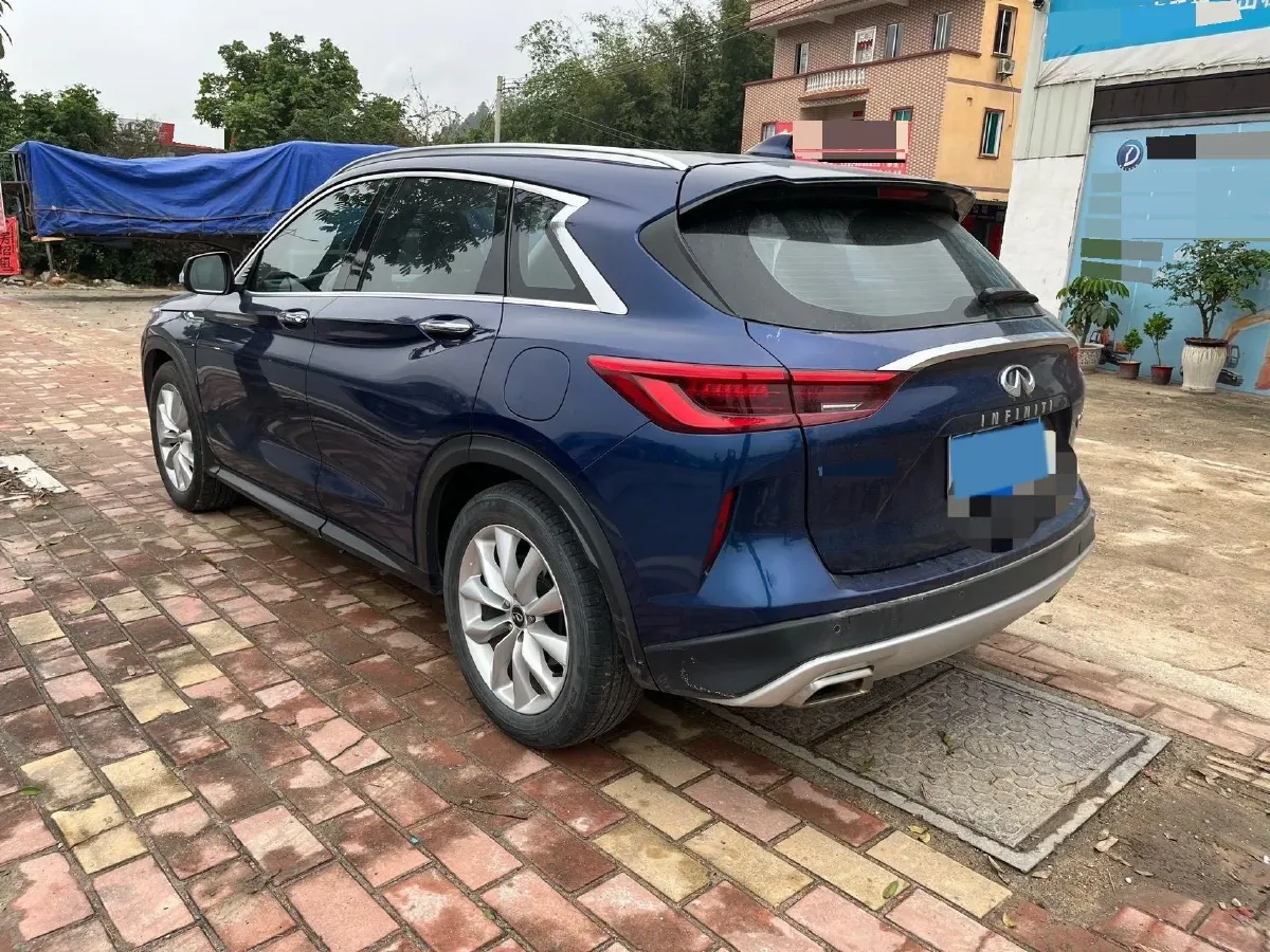 2018 Infiniti QX30 2.0T 211HP L4 7DCT,autocango,china used car exporter,china ev exporter,chinese used car exporter,chinese used ev exporter