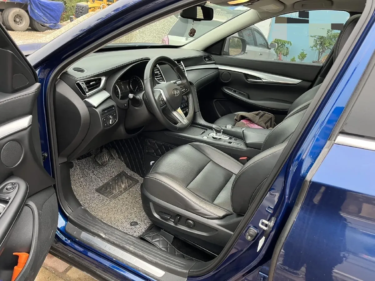 2018 Infiniti QX30 2.0T 211HP L4 7DCT,autocango,china used car exporter,china ev exporter,chinese used car exporter,chinese used ev exporter