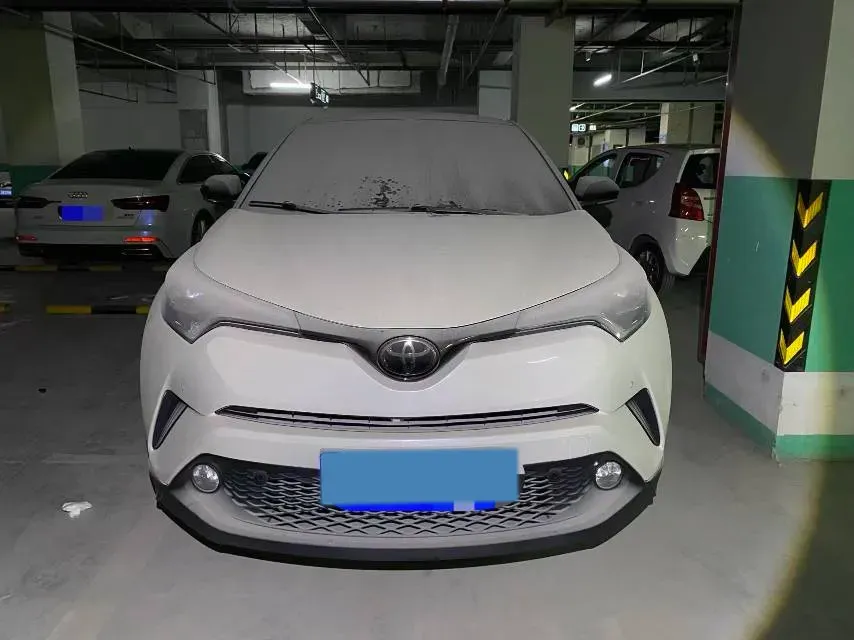 2018 Toyota C-HR 2.0L 171HP L4 CVT,autocango,china used car exporter,china ev exporter,chinese used car exporter,chinese used ev exporter