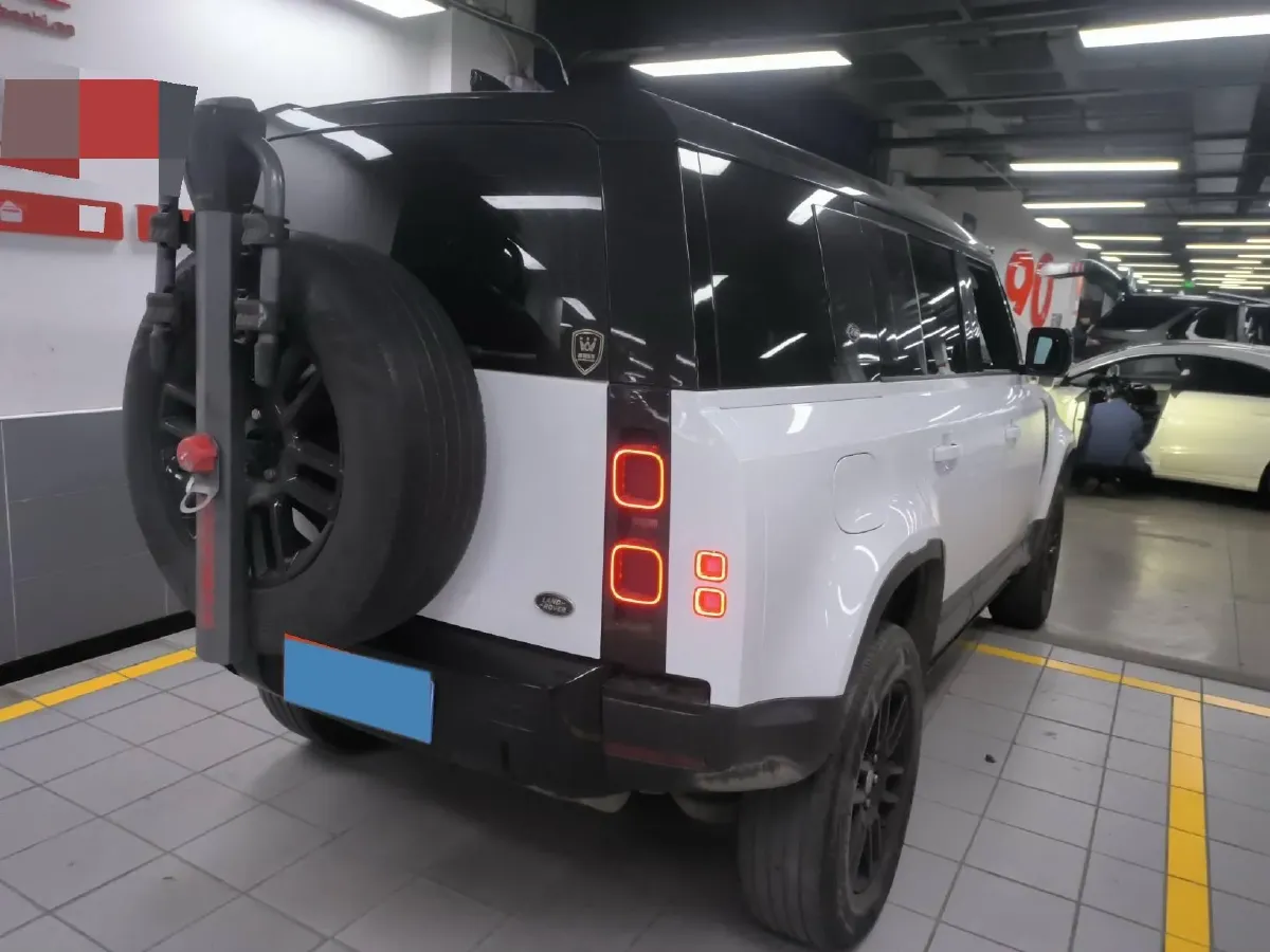 2020 Land Rover Defender 3.0T 400HP L6 8AT,autocango,china used car exporter,china ev exporter,chinese used car exporter,chinese used ev exporter