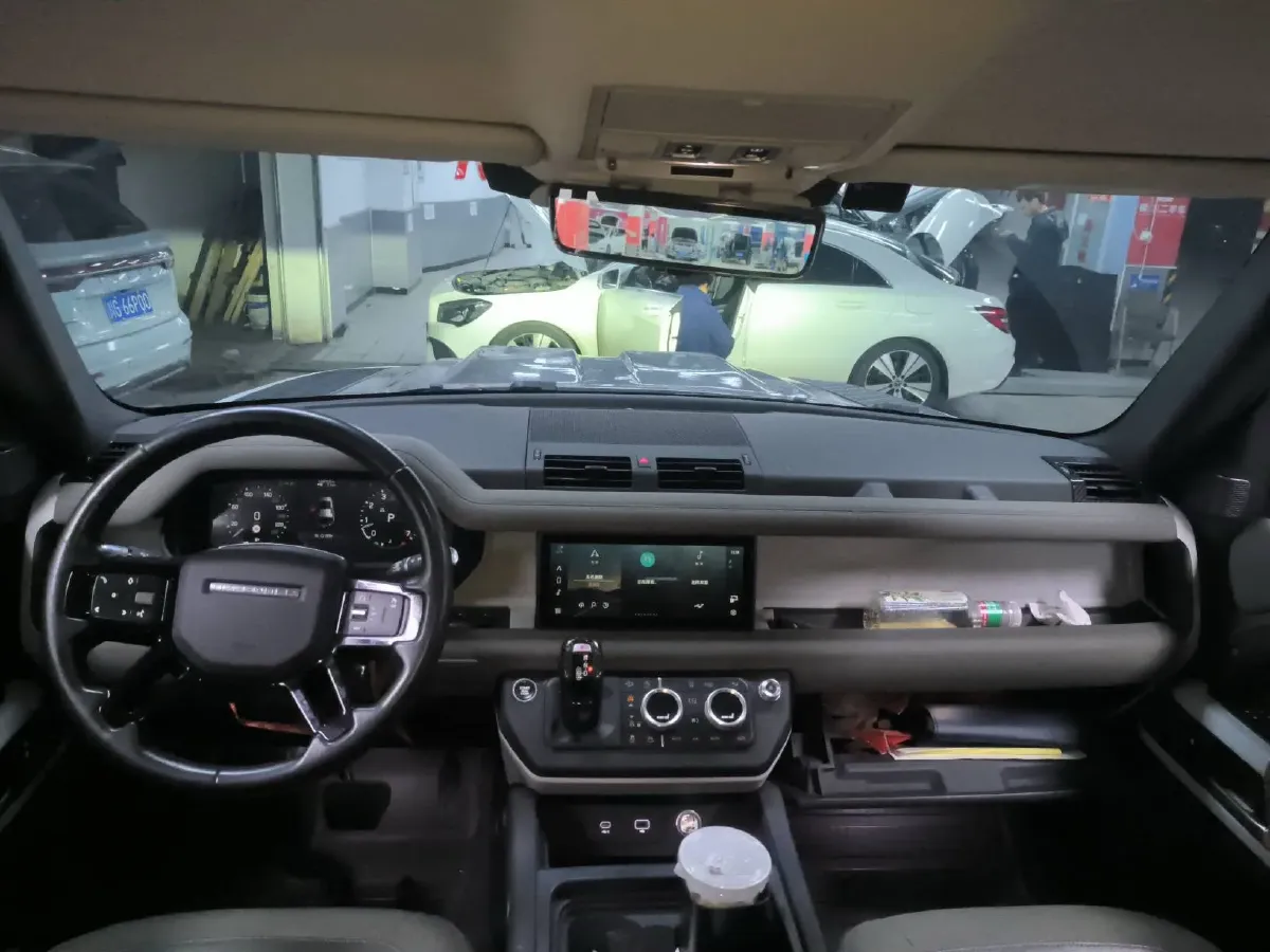2020 Land Rover Defender 3.0T 400HP L6 8AT,autocango,china used car exporter,china ev exporter,chinese used car exporter,chinese used ev exporter