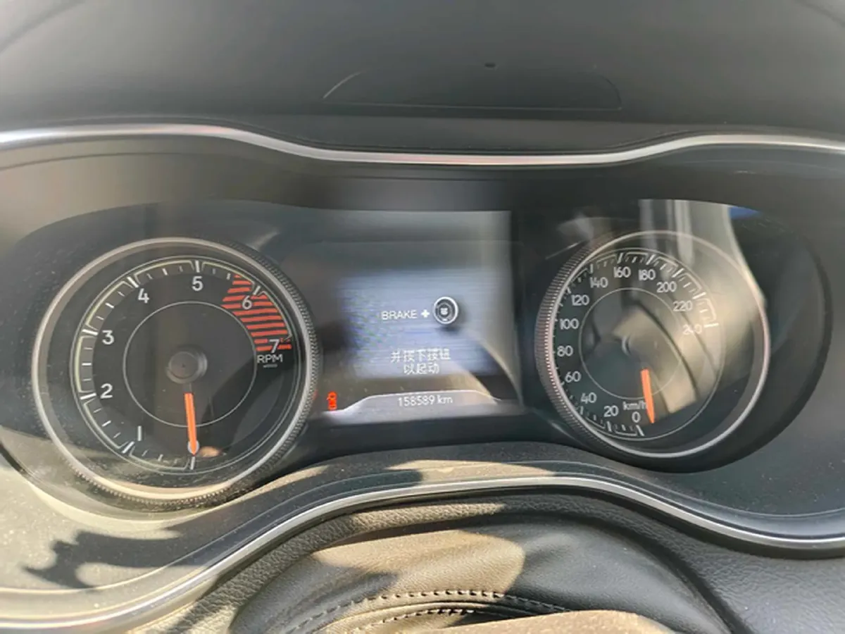 2019 Jeep Cherokee 2.0T 234HP L4 9AT,autocango,china used car exporter,china ev exporter,chinese used car exporter,chinese used ev exporter