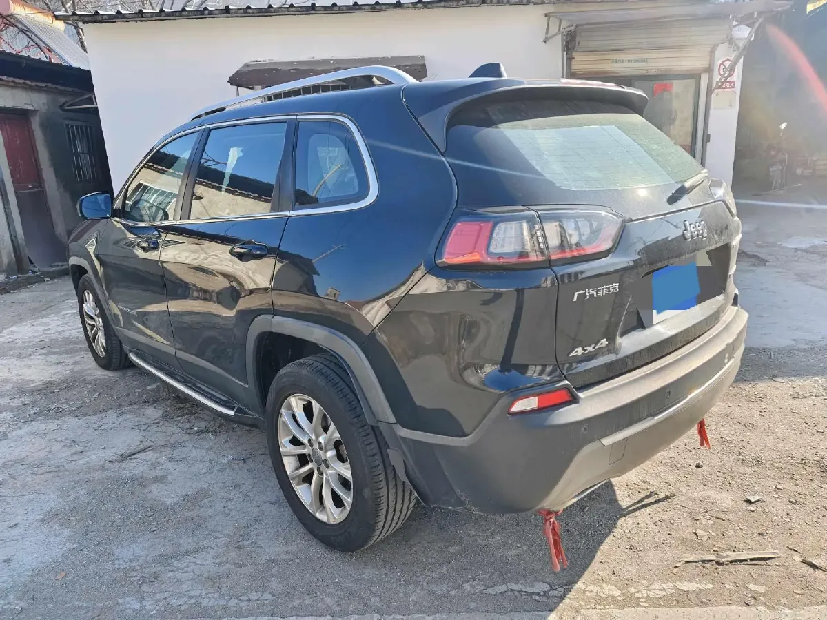 2019 Jeep Cherokee 2.0T 234HP L4 9AT,autocango,china used car exporter,china ev exporter,chinese used car exporter,chinese used ev exporter