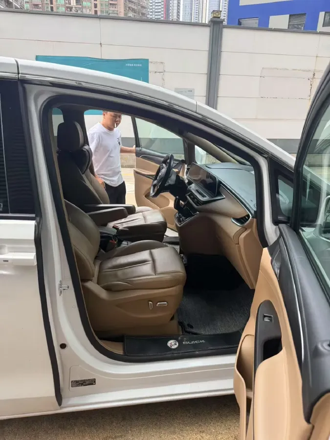 2021 Buick GL8 2.0T 237HP L4 9AT,autocango,china used car exporter,china ev exporter,chinese used car exporter,chinese used ev exporter