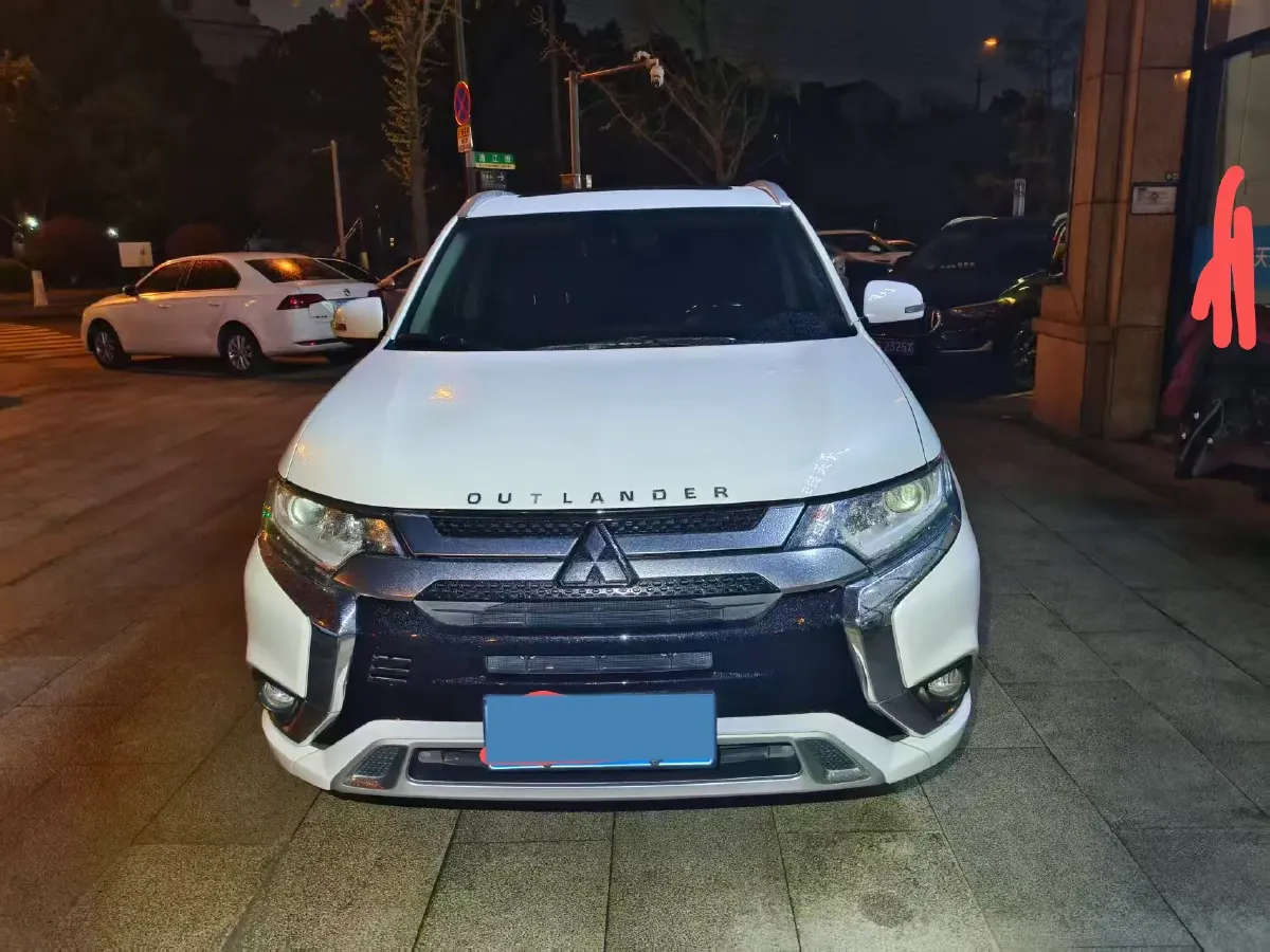 2021 Mitsubishi Outlander 2.0L 166HP L4 CVT,autocango,china used car exporter,china ev exporter,chinese used car exporter,chinese used ev exporter