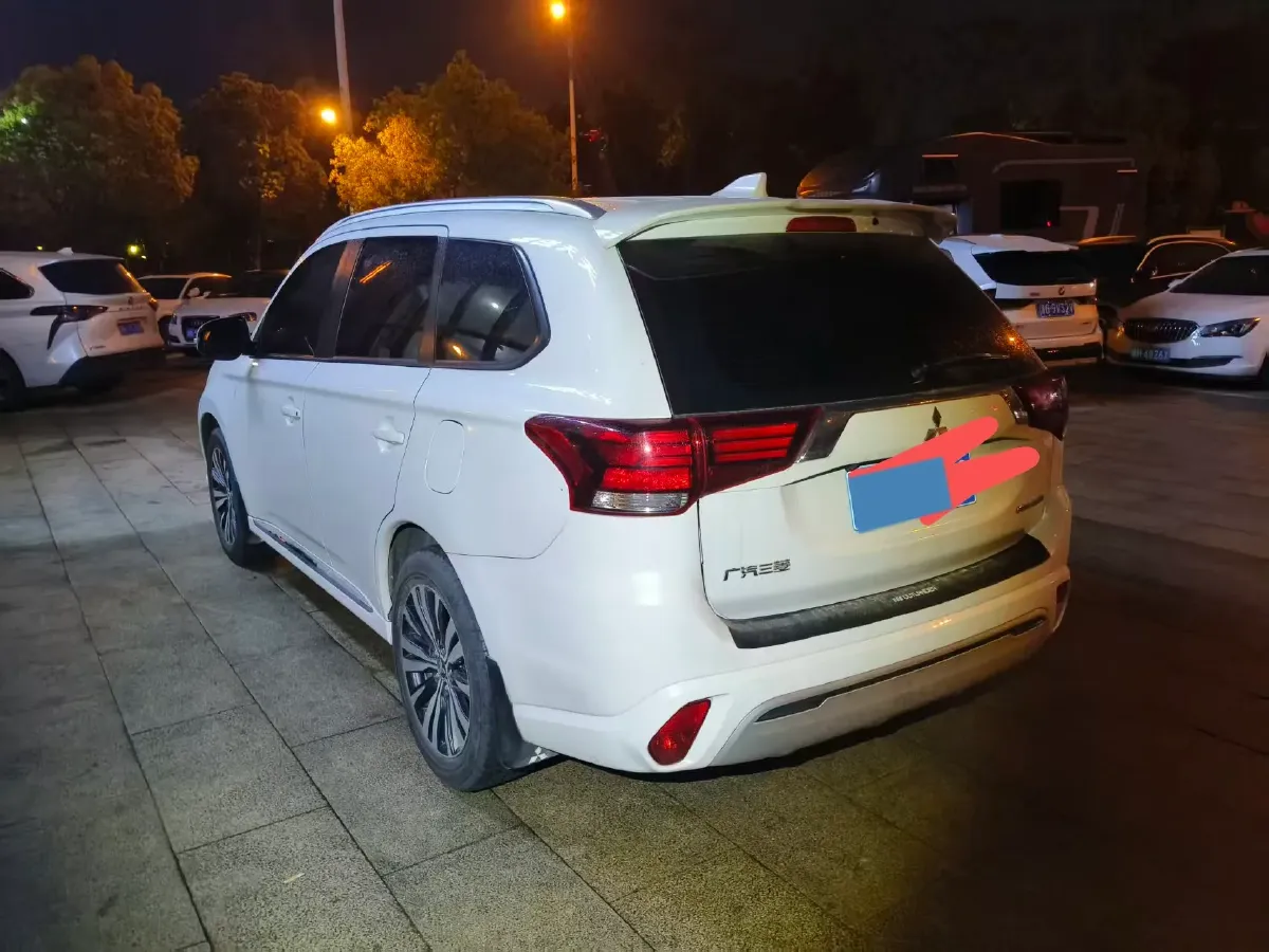2021 Mitsubishi Outlander 2.0L 166HP L4 CVT,autocango,china used car exporter,china ev exporter,chinese used car exporter,chinese used ev exporter