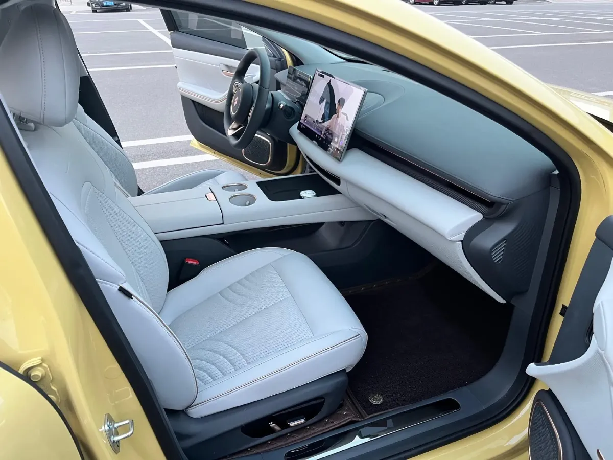 2025 BaoJun XiangJing BEV,autocango,china used car exporter,china ev exporter,chinese used car exporter,chinese used ev exporter