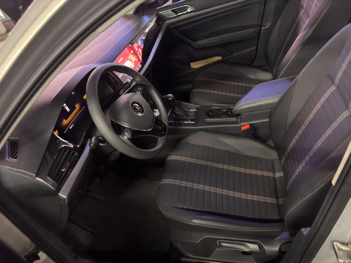 2018 Skoda Karoq 1.4T 150HP L4 7DCT,autocango,china used car exporter,china ev exporter,chinese used car exporter,chinese used ev exporter