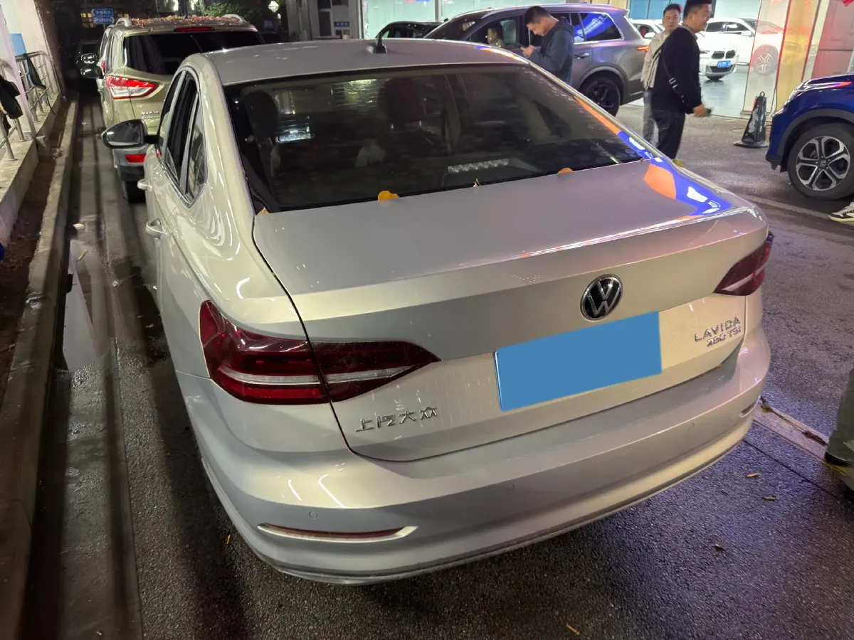 2018 Skoda Karoq 1.4T 150HP L4 7DCT,autocango,china used car exporter,china ev exporter,chinese used car exporter,chinese used ev exporter