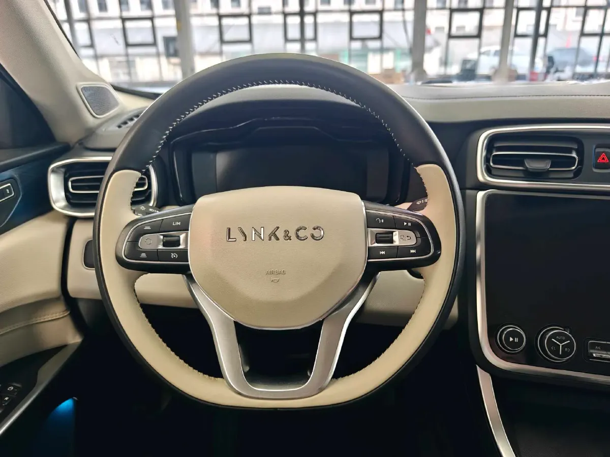 2019 LYNK&CO 01 2.0T 190HP L4 6AT,autocango,china used car exporter,china ev exporter,chinese used car exporter,chinese used ev exporter