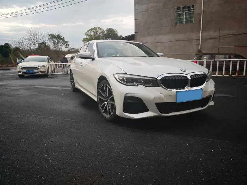 2021 BMW 3 Series 2.0T 156HP L4 8AT,autocango,china used car exporter,china ev exporter,chinese used car exporter,chinese used ev exporter